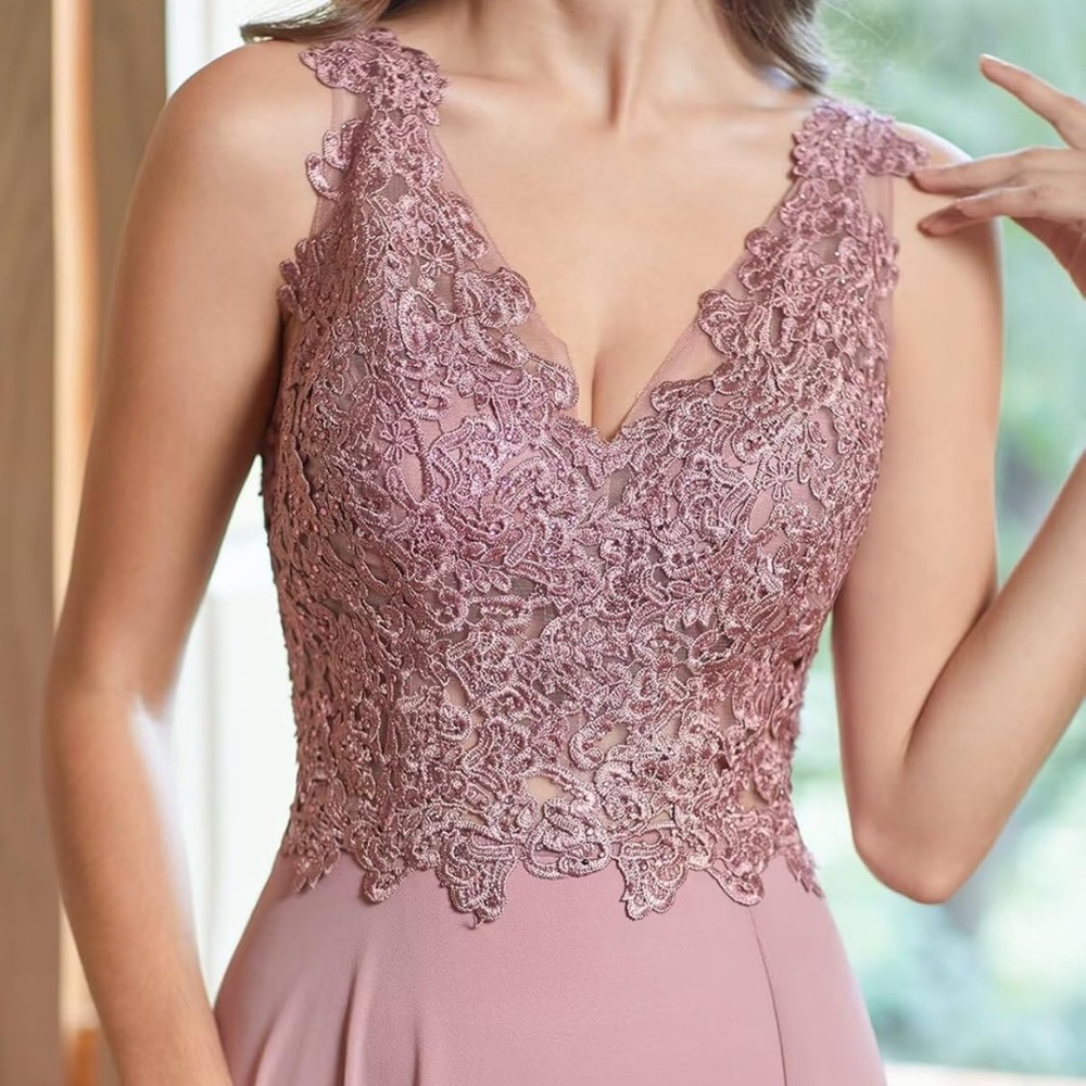 Elegant Brown Lace Dress ๐ค - Picture 2 of 3